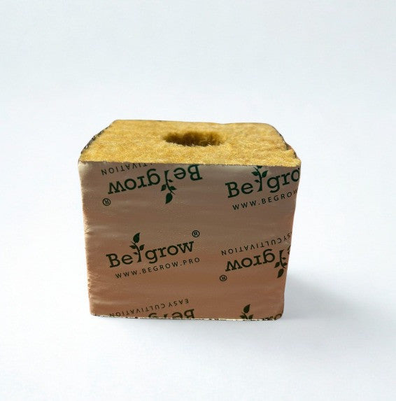 Begrow® Anzuchtblock 75 × 75 × 65 mm, mit kleinem Loch, 1 St.